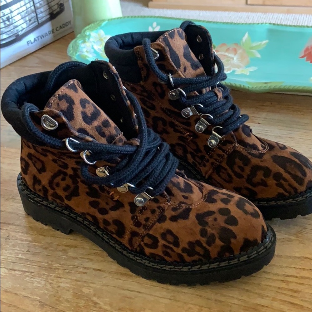 Dirty laundry boots size 6 1/2! New without tags😊